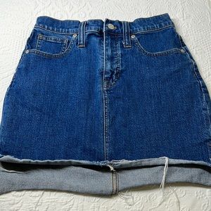 ⭐️🌸Madewell denim skirt size 26 mini frayed hem